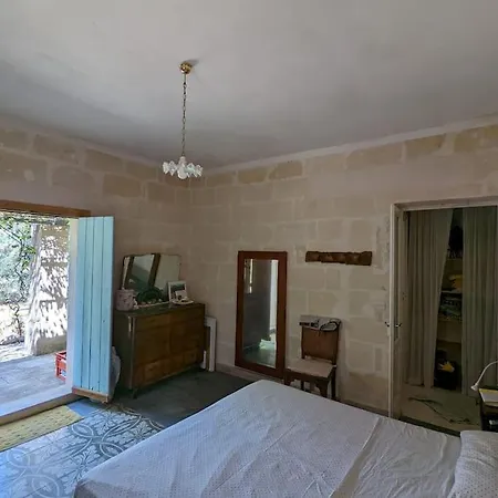 3 Bedroom Country With 2 Large Verandas Holiday home Torre Ovo