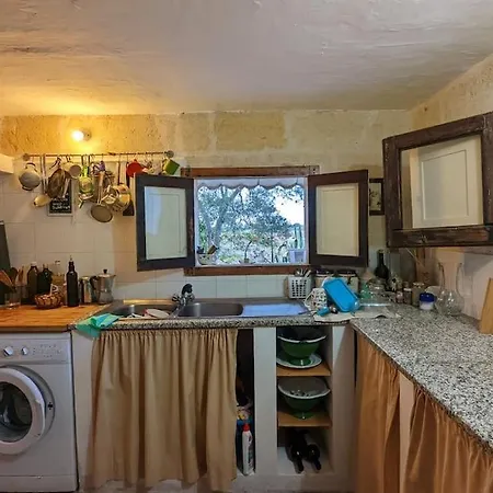 3 Bedroom Country With 2 Large Verandas Holiday home Torre Ovo
